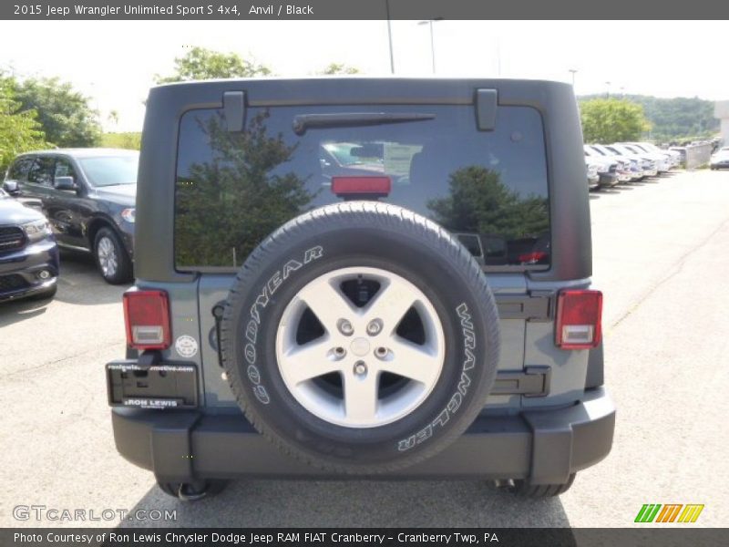 Anvil / Black 2015 Jeep Wrangler Unlimited Sport S 4x4