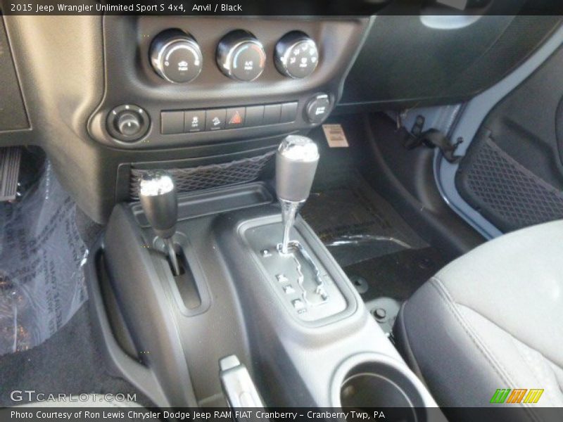 Anvil / Black 2015 Jeep Wrangler Unlimited Sport S 4x4