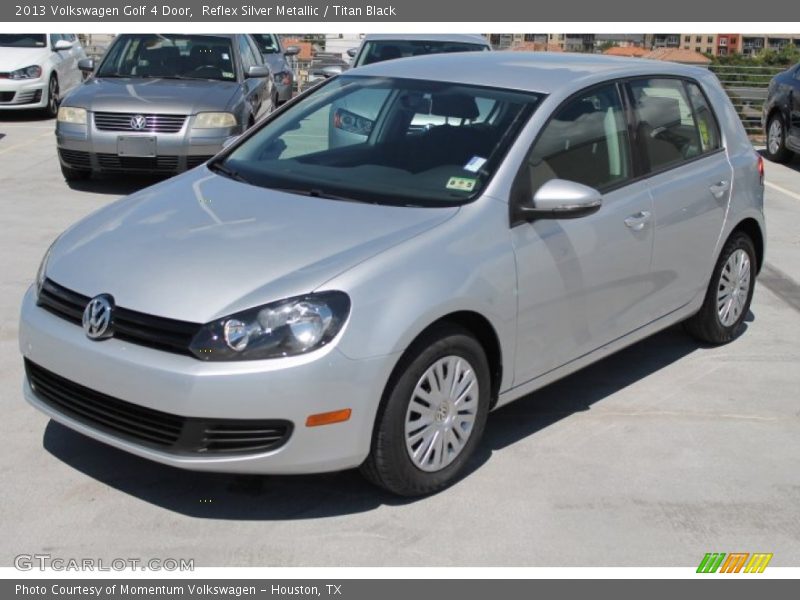 Front 3/4 View of 2013 Golf 4 Door
