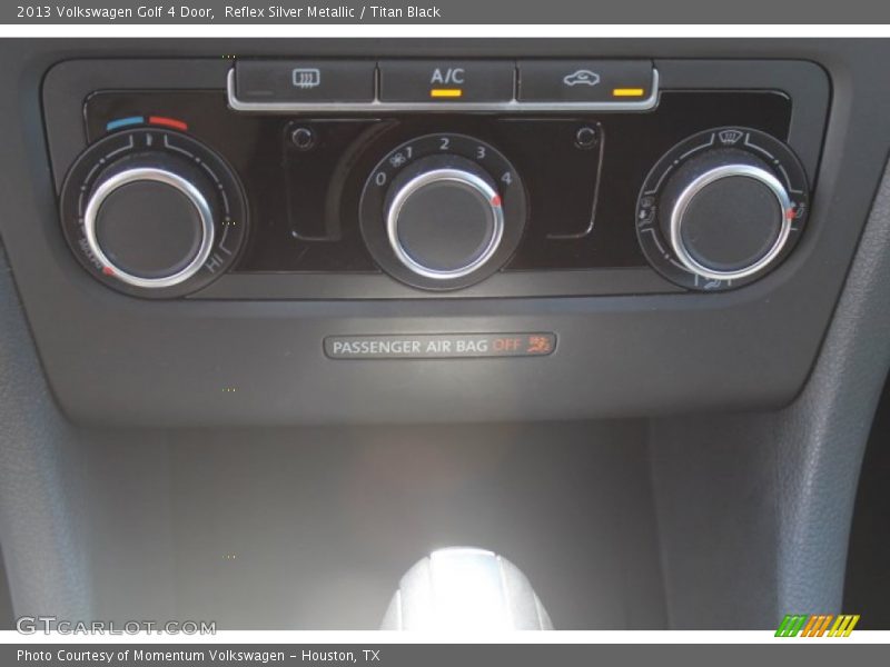 Reflex Silver Metallic / Titan Black 2013 Volkswagen Golf 4 Door