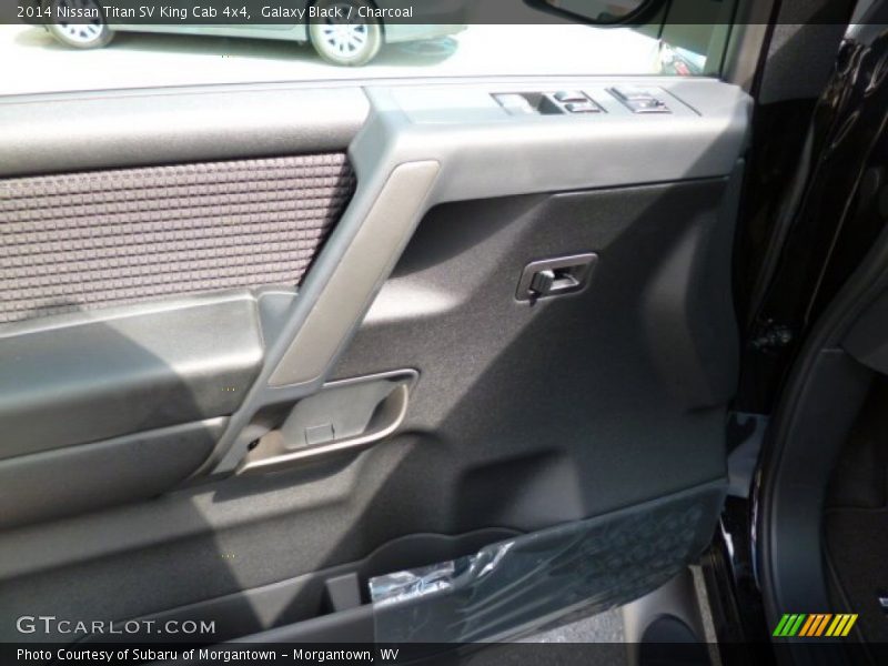 Galaxy Black / Charcoal 2014 Nissan Titan SV King Cab 4x4