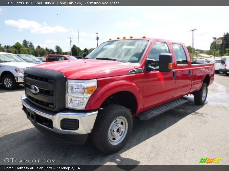 Front 3/4 View of 2015 F350 Super Duty XL Crew Cab 4x4