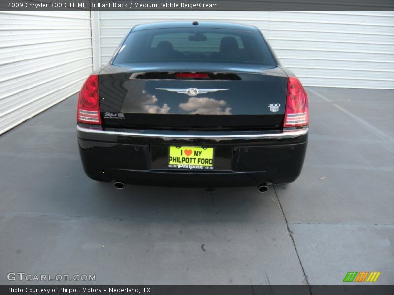 Brilliant Black / Medium Pebble Beige/Cream 2009 Chrysler 300 C HEMI