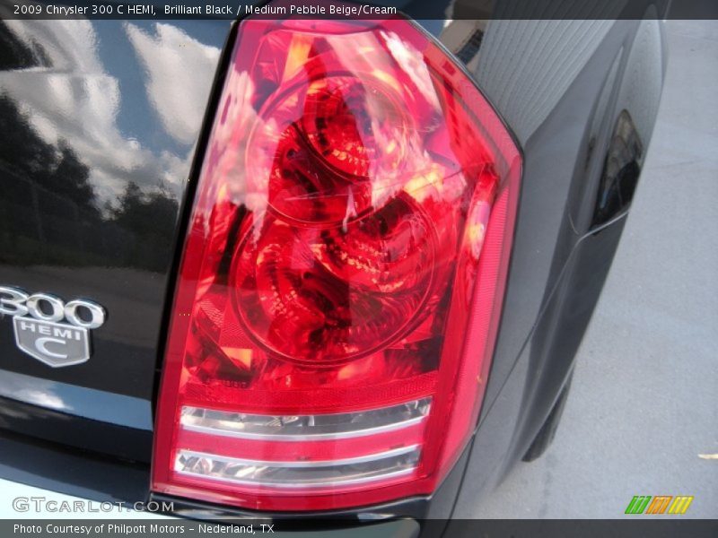 Brilliant Black / Medium Pebble Beige/Cream 2009 Chrysler 300 C HEMI