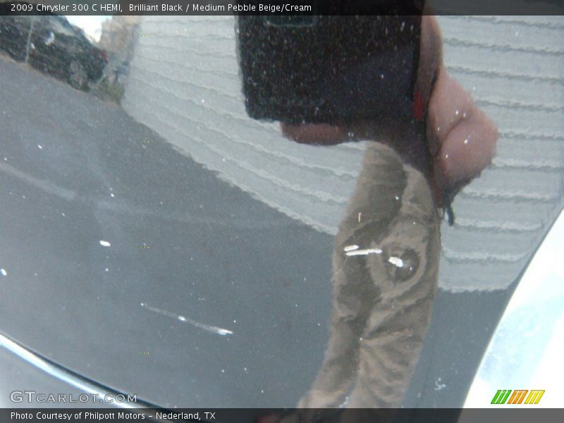 Brilliant Black / Medium Pebble Beige/Cream 2009 Chrysler 300 C HEMI