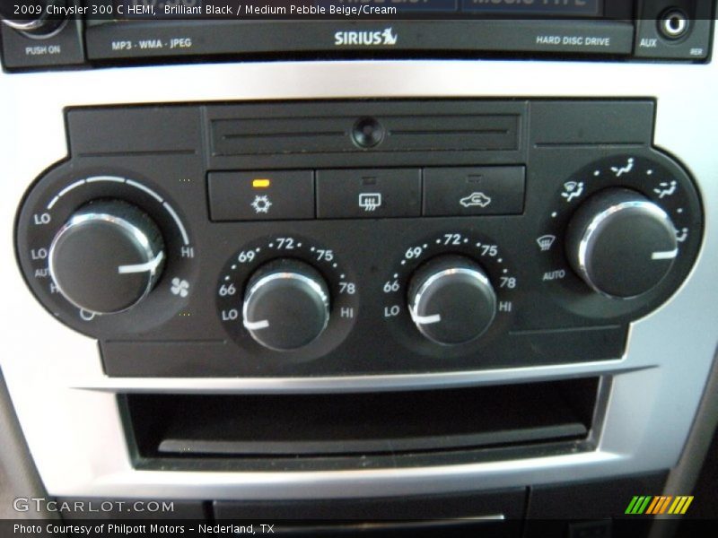 Brilliant Black / Medium Pebble Beige/Cream 2009 Chrysler 300 C HEMI