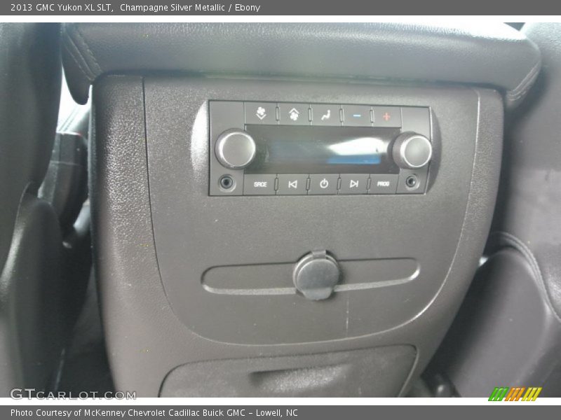 Champagne Silver Metallic / Ebony 2013 GMC Yukon XL SLT