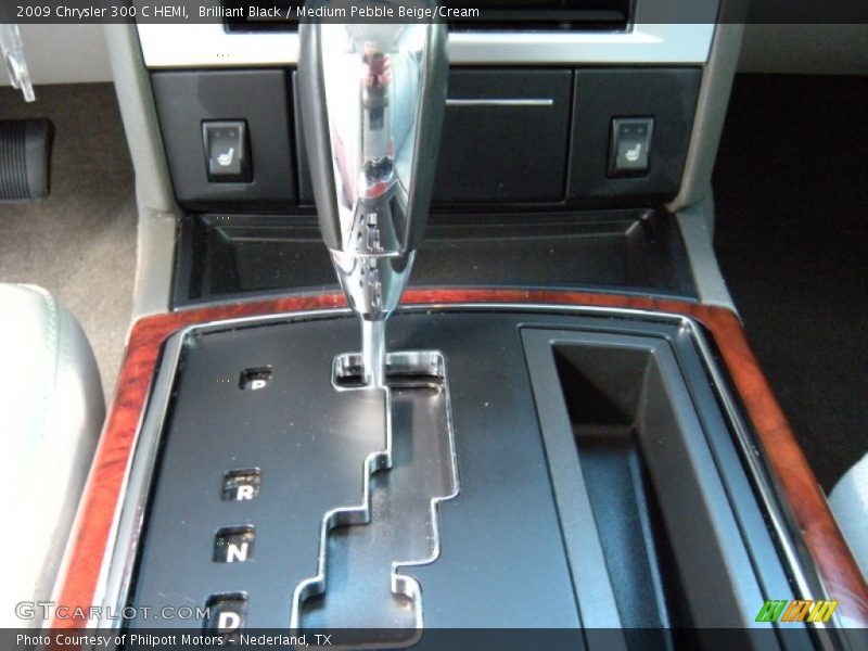 Brilliant Black / Medium Pebble Beige/Cream 2009 Chrysler 300 C HEMI