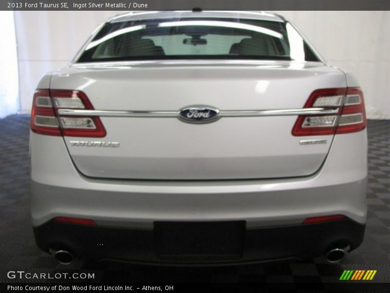 Ingot Silver Metallic / Dune 2013 Ford Taurus SE