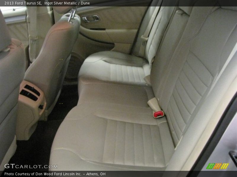 Ingot Silver Metallic / Dune 2013 Ford Taurus SE