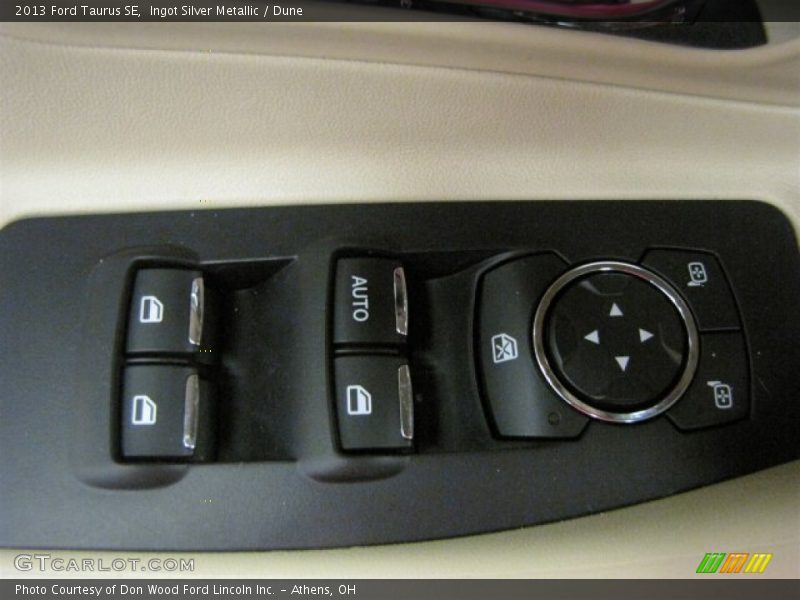 Ingot Silver Metallic / Dune 2013 Ford Taurus SE