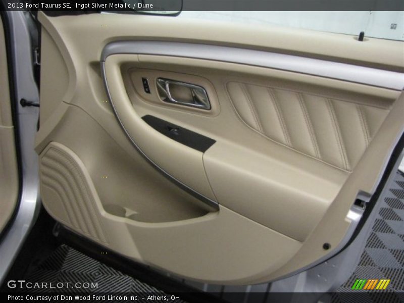 Ingot Silver Metallic / Dune 2013 Ford Taurus SE