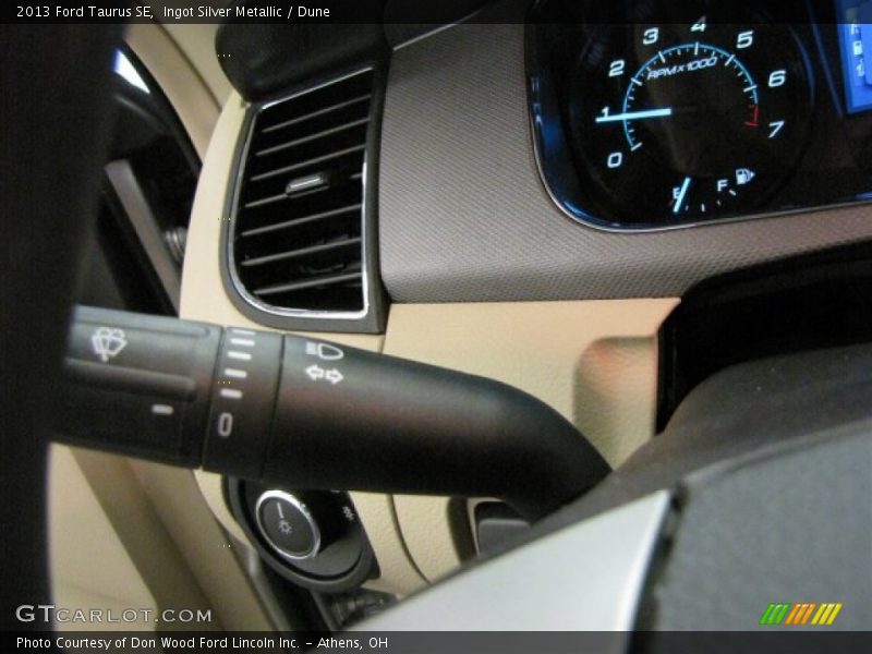 Ingot Silver Metallic / Dune 2013 Ford Taurus SE