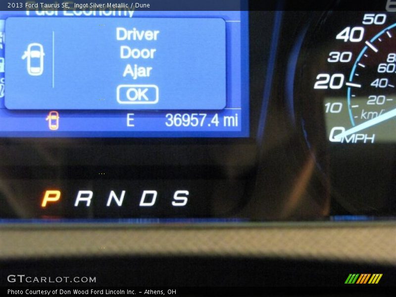 Ingot Silver Metallic / Dune 2013 Ford Taurus SE
