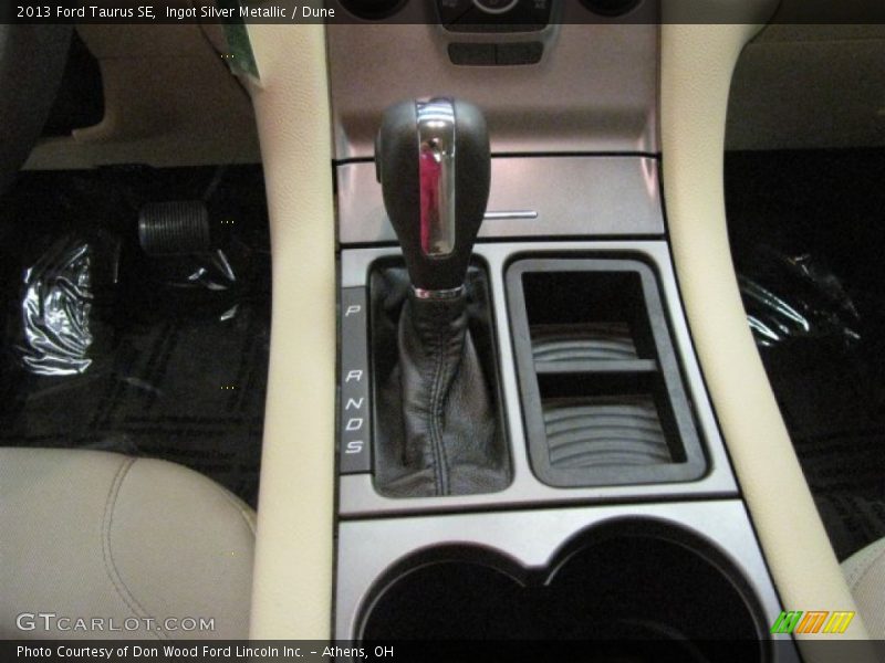 Ingot Silver Metallic / Dune 2013 Ford Taurus SE