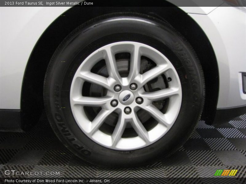 Ingot Silver Metallic / Dune 2013 Ford Taurus SE