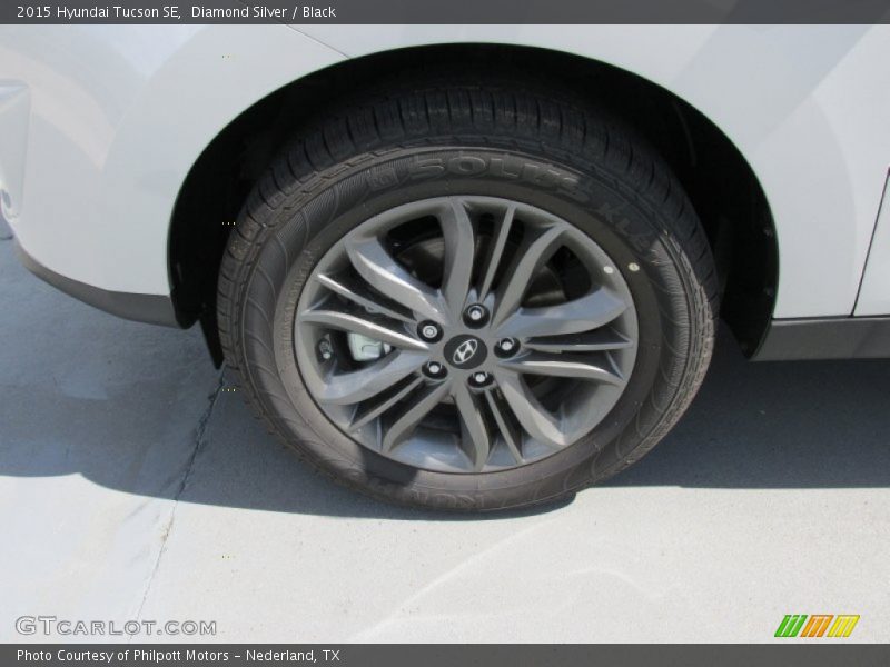 Diamond Silver / Black 2015 Hyundai Tucson SE