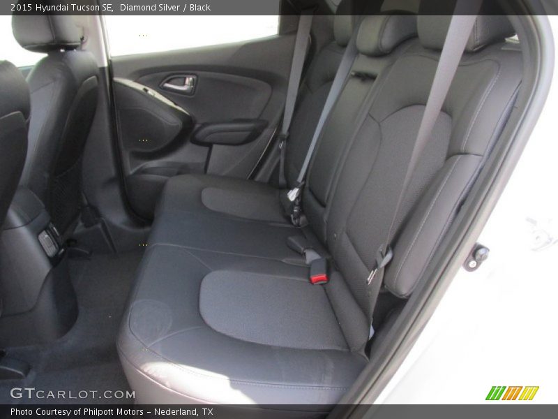 Diamond Silver / Black 2015 Hyundai Tucson SE