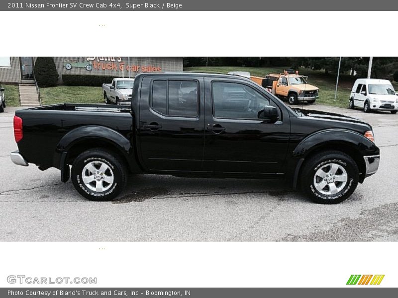 Super Black / Beige 2011 Nissan Frontier SV Crew Cab 4x4