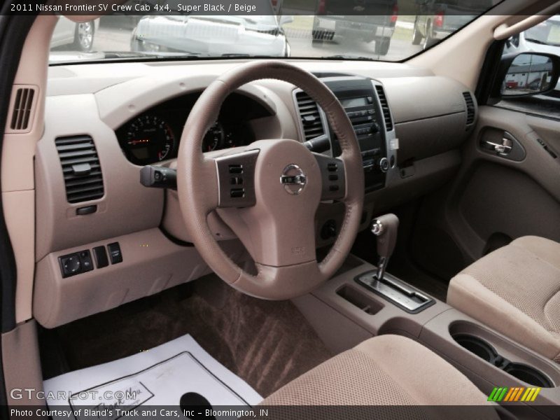 Super Black / Beige 2011 Nissan Frontier SV Crew Cab 4x4