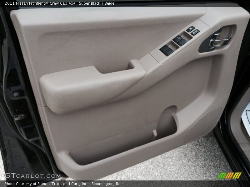 Super Black / Beige 2011 Nissan Frontier SV Crew Cab 4x4