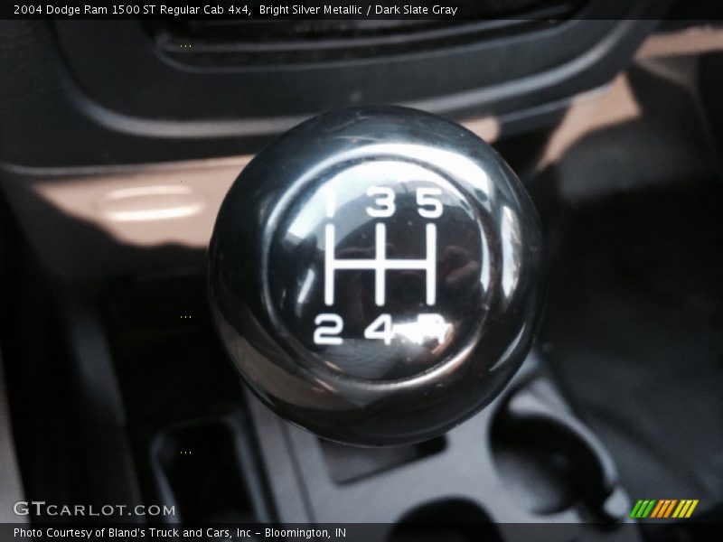 Bright Silver Metallic / Dark Slate Gray 2004 Dodge Ram 1500 ST Regular Cab 4x4