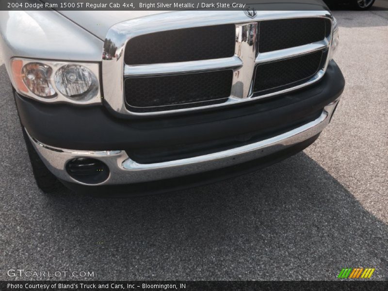 Bright Silver Metallic / Dark Slate Gray 2004 Dodge Ram 1500 ST Regular Cab 4x4
