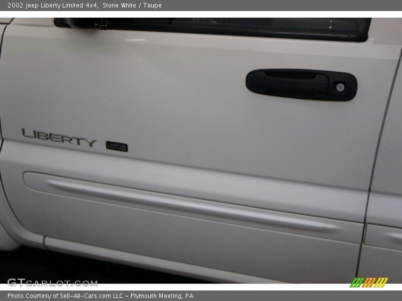Stone White / Taupe 2002 Jeep Liberty Limited 4x4