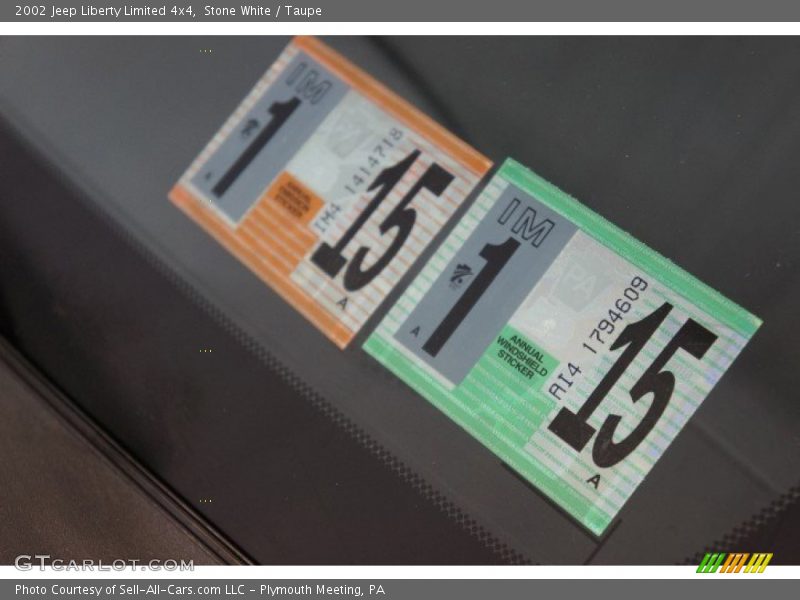 Stone White / Taupe 2002 Jeep Liberty Limited 4x4