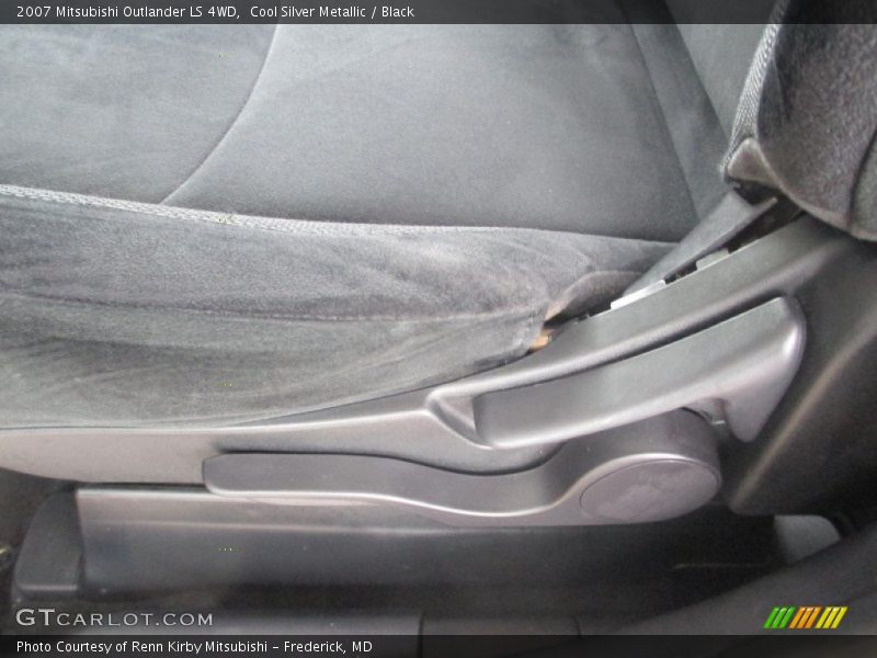 Cool Silver Metallic / Black 2007 Mitsubishi Outlander LS 4WD