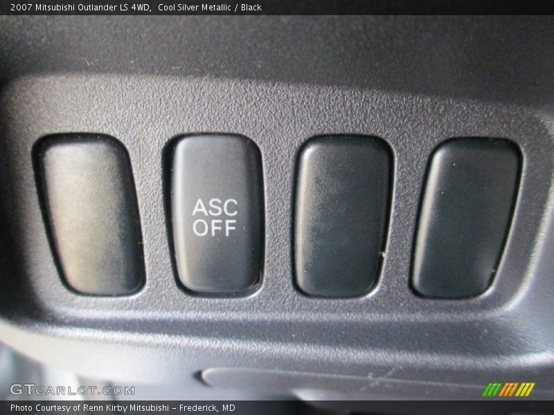 Cool Silver Metallic / Black 2007 Mitsubishi Outlander LS 4WD