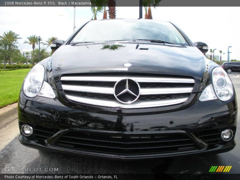 Black / Macadamia 2008 Mercedes-Benz R 350