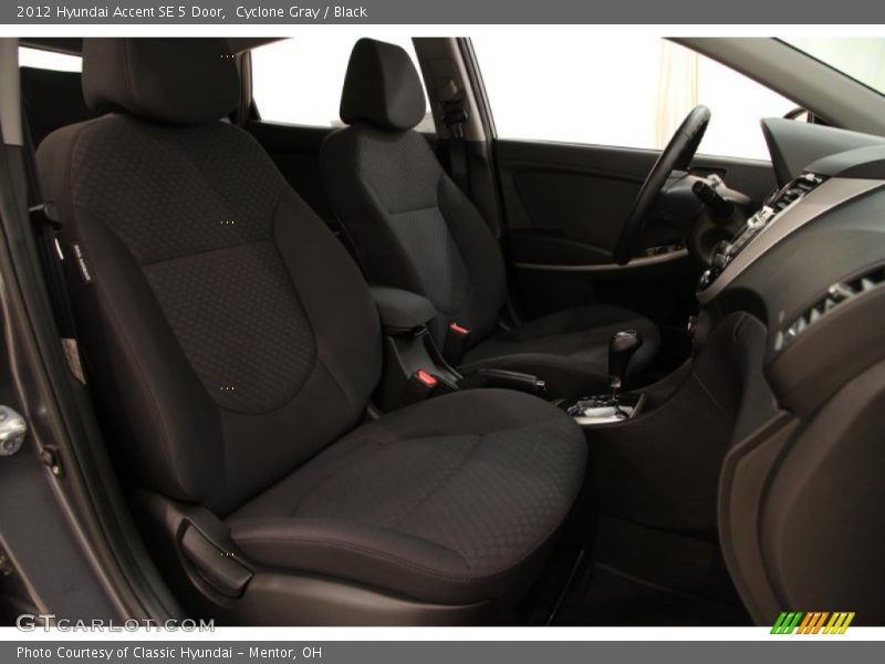 Cyclone Gray / Black 2012 Hyundai Accent SE 5 Door