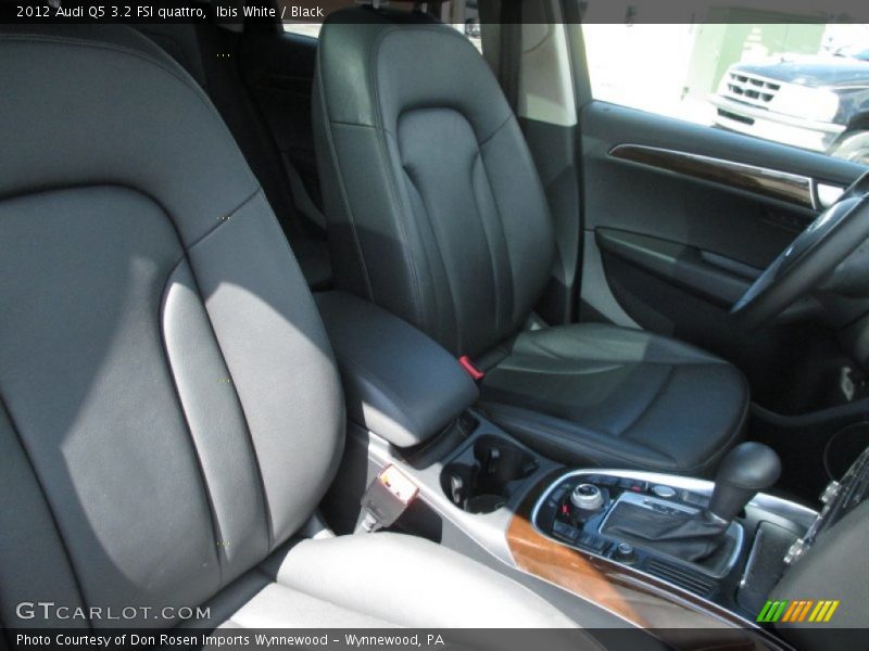 Ibis White / Black 2012 Audi Q5 3.2 FSI quattro