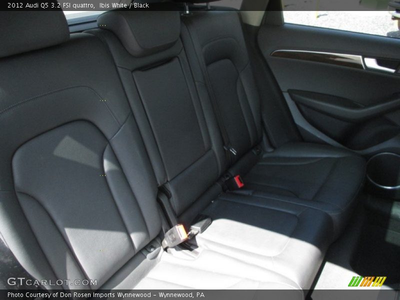 Ibis White / Black 2012 Audi Q5 3.2 FSI quattro