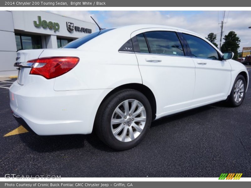 Bright White / Black 2014 Chrysler 200 Touring Sedan