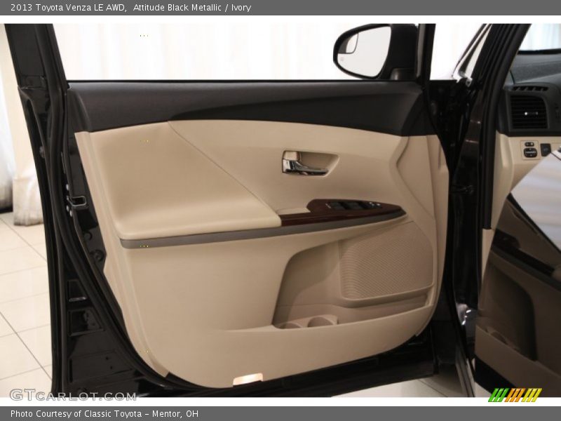 Attitude Black Metallic / Ivory 2013 Toyota Venza LE AWD