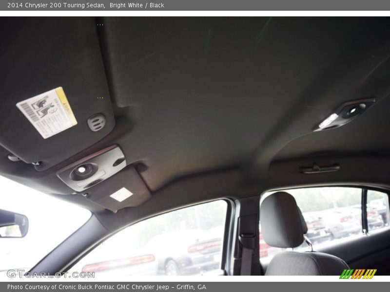 Bright White / Black 2014 Chrysler 200 Touring Sedan