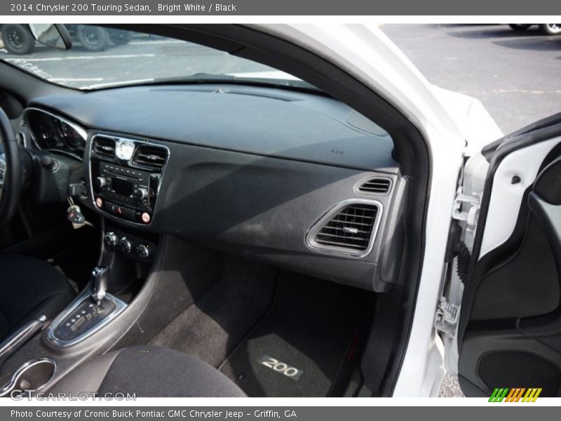 Bright White / Black 2014 Chrysler 200 Touring Sedan