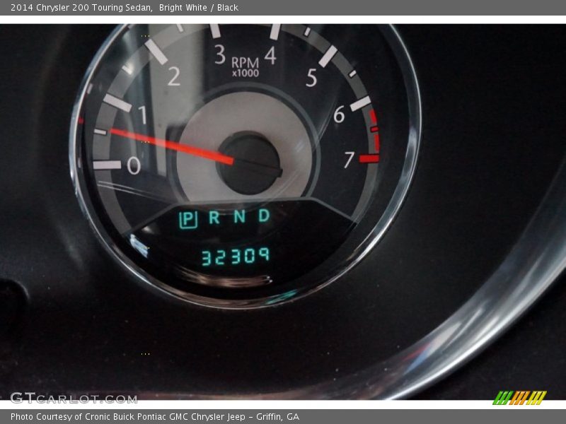 Bright White / Black 2014 Chrysler 200 Touring Sedan