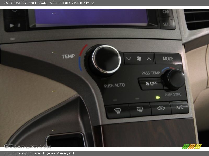 Attitude Black Metallic / Ivory 2013 Toyota Venza LE AWD
