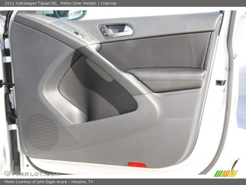 Reflex Silver Metallic / Charcoal 2011 Volkswagen Tiguan SEL