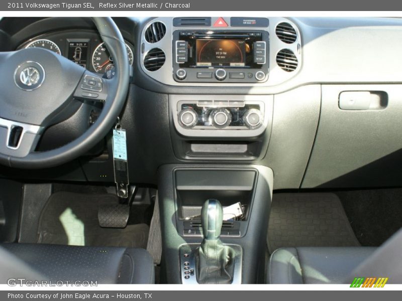 Reflex Silver Metallic / Charcoal 2011 Volkswagen Tiguan SEL