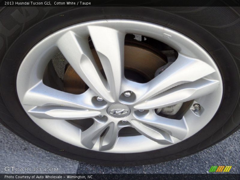 Cotton White / Taupe 2013 Hyundai Tucson GLS