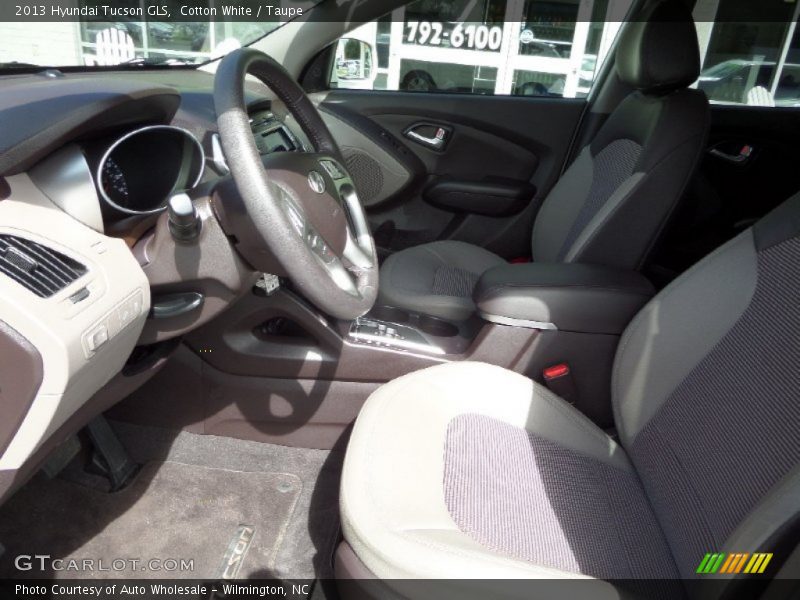 Cotton White / Taupe 2013 Hyundai Tucson GLS