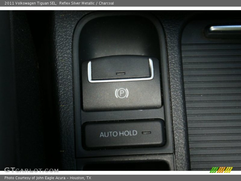 Reflex Silver Metallic / Charcoal 2011 Volkswagen Tiguan SEL