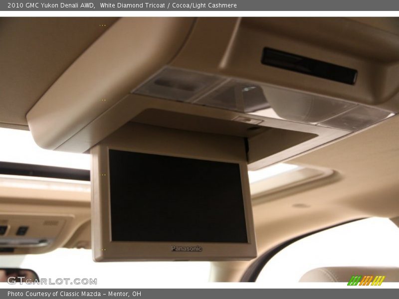 White Diamond Tricoat / Cocoa/Light Cashmere 2010 GMC Yukon Denali AWD