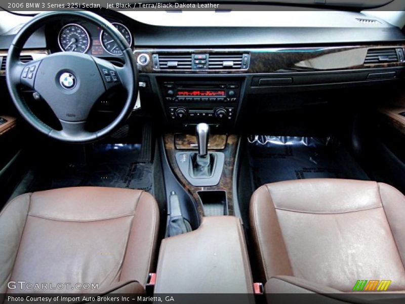 Dashboard of 2006 3 Series 325i Sedan
