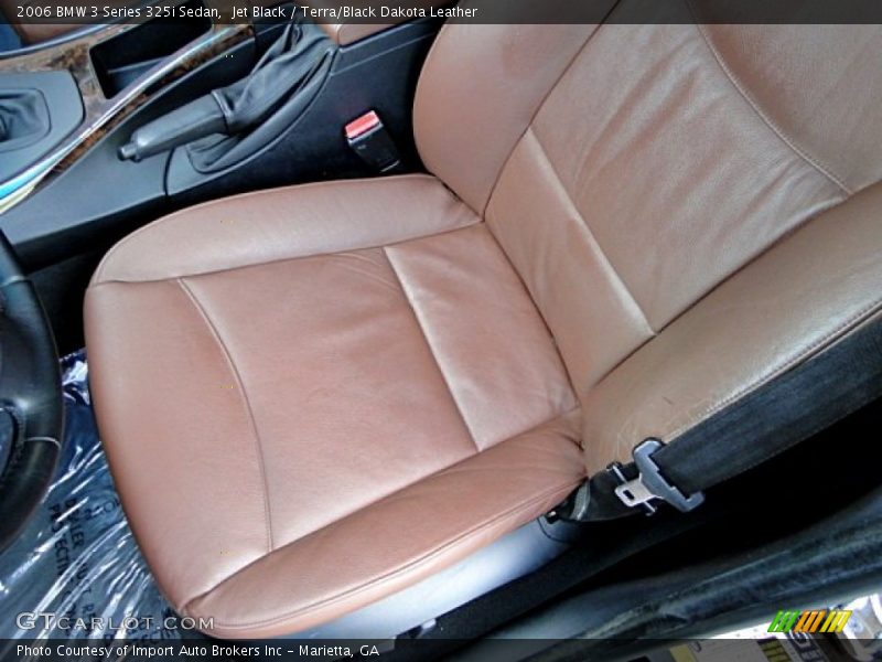 Front Seat of 2006 3 Series 325i Sedan