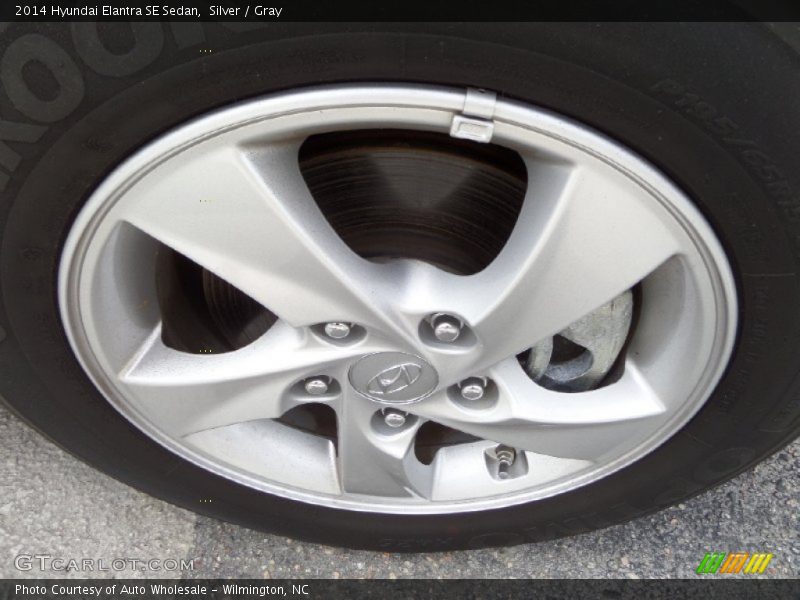 Silver / Gray 2014 Hyundai Elantra SE Sedan
